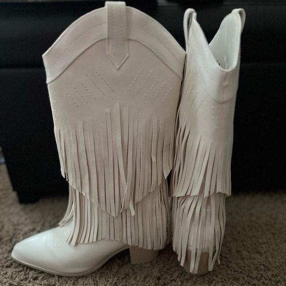 White Fringe Cowgirl Boots Size 10 - Picture 2 of 4